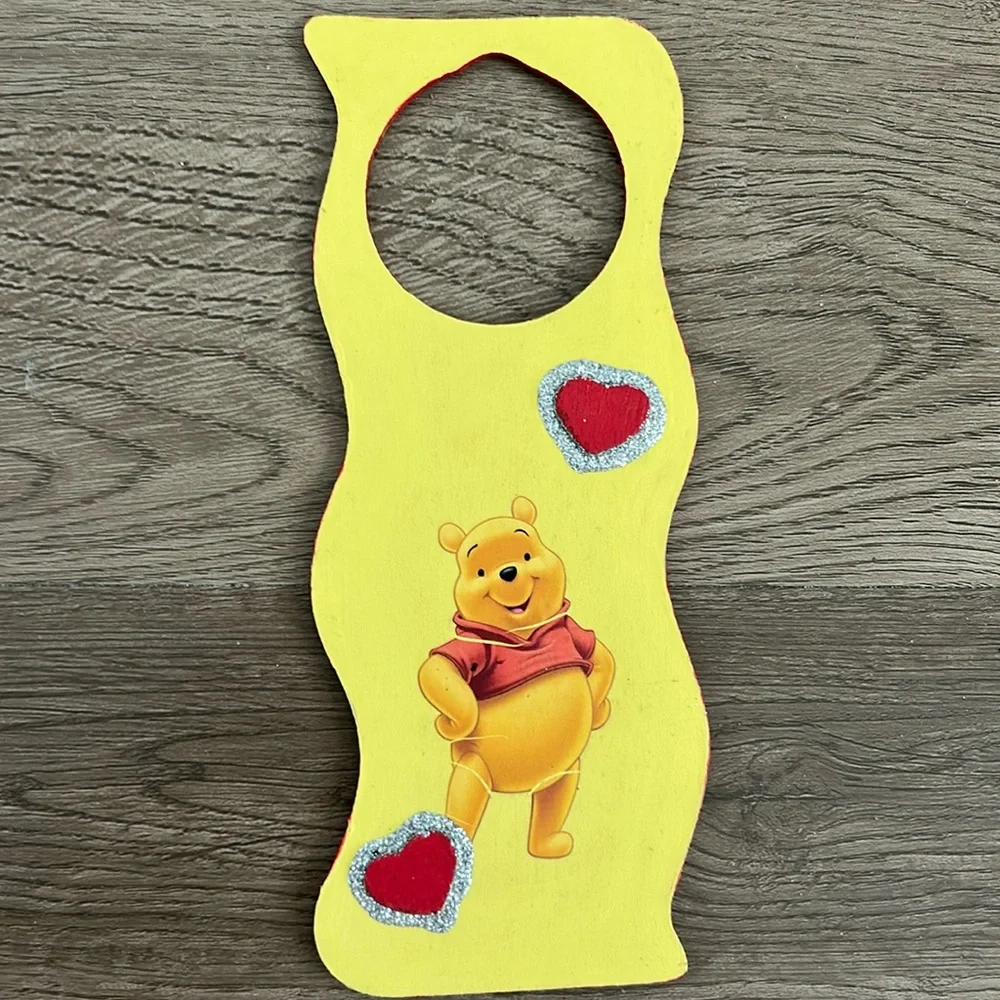 ♥️ Winnie The Pooh Wooden Door Hanger - Picture 1 of 8